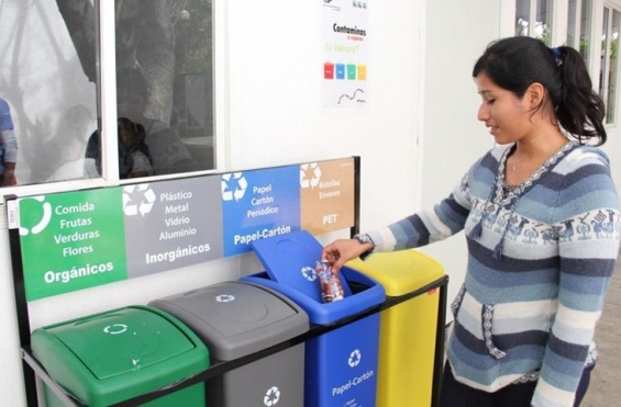 Corrientes promueve la separación de residuos con cestos diferenciales
