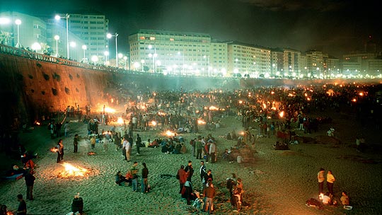 Amstel lanza una campaña de concienciación sobre el cuidado de las playas con motivo de la Noche de San Juan