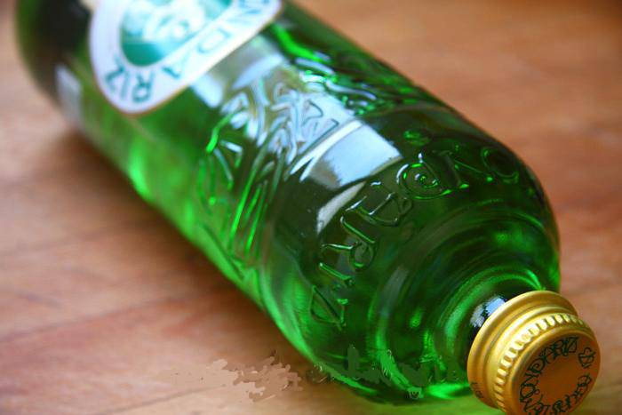 El rediseño de botellas y tapones permite a Mondariz ahorrar 121