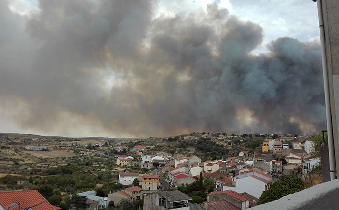 La Junta rebaja a nivel 1 el incendio de Fermoselle (Zamora) que ha afectado ya a 1.500 hectáreas