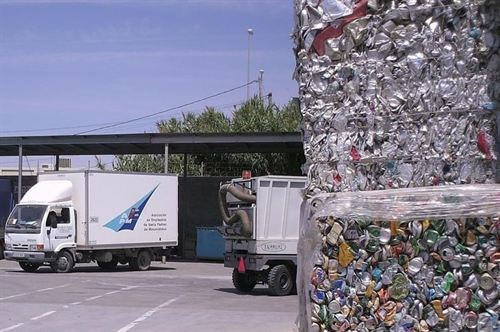 La planta de transferencia del aeropuerto de Málaga recupera más de 400 toneladas de residuos en 2013