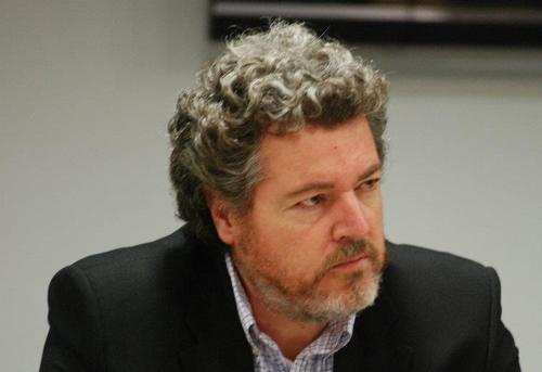 Equo denuncia que el Ejecutivo defiende a las grandes eléctricas y pide un modelo energético sostenible