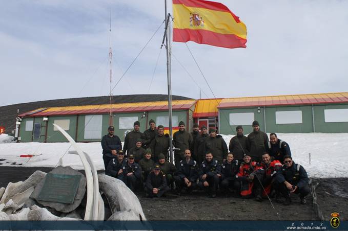 España abre con éxito sus bases polares en la Campaña Antártica 2012-2013