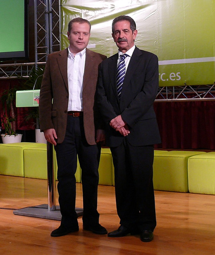 Revilla apuesta por las energías renovables para sacar a España de la crisis y cree necesario reabrir el debate nuclear