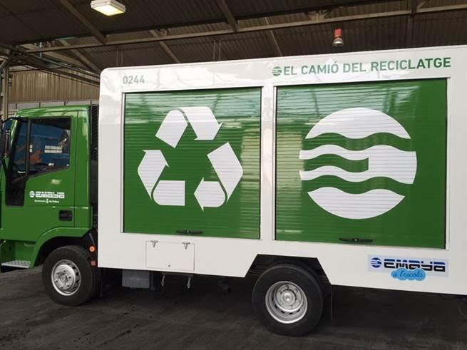 Baleares. El camión del reciclaje de Emaya recoge desde este jueves residuos especiales en mercados y en Son Moix