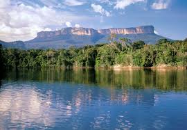 Instan a respetar normativas del Parque Nacional Canaima para evitar daños ecológicos