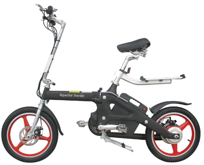 Cicloturistas solicitan a la alcaldesa de Madrid que cambie el coche oficial por una bicicleta eléctrica