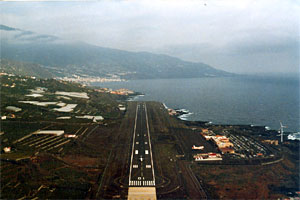 Blanco estrena la nueva terminal del aeropuerto de La Palma