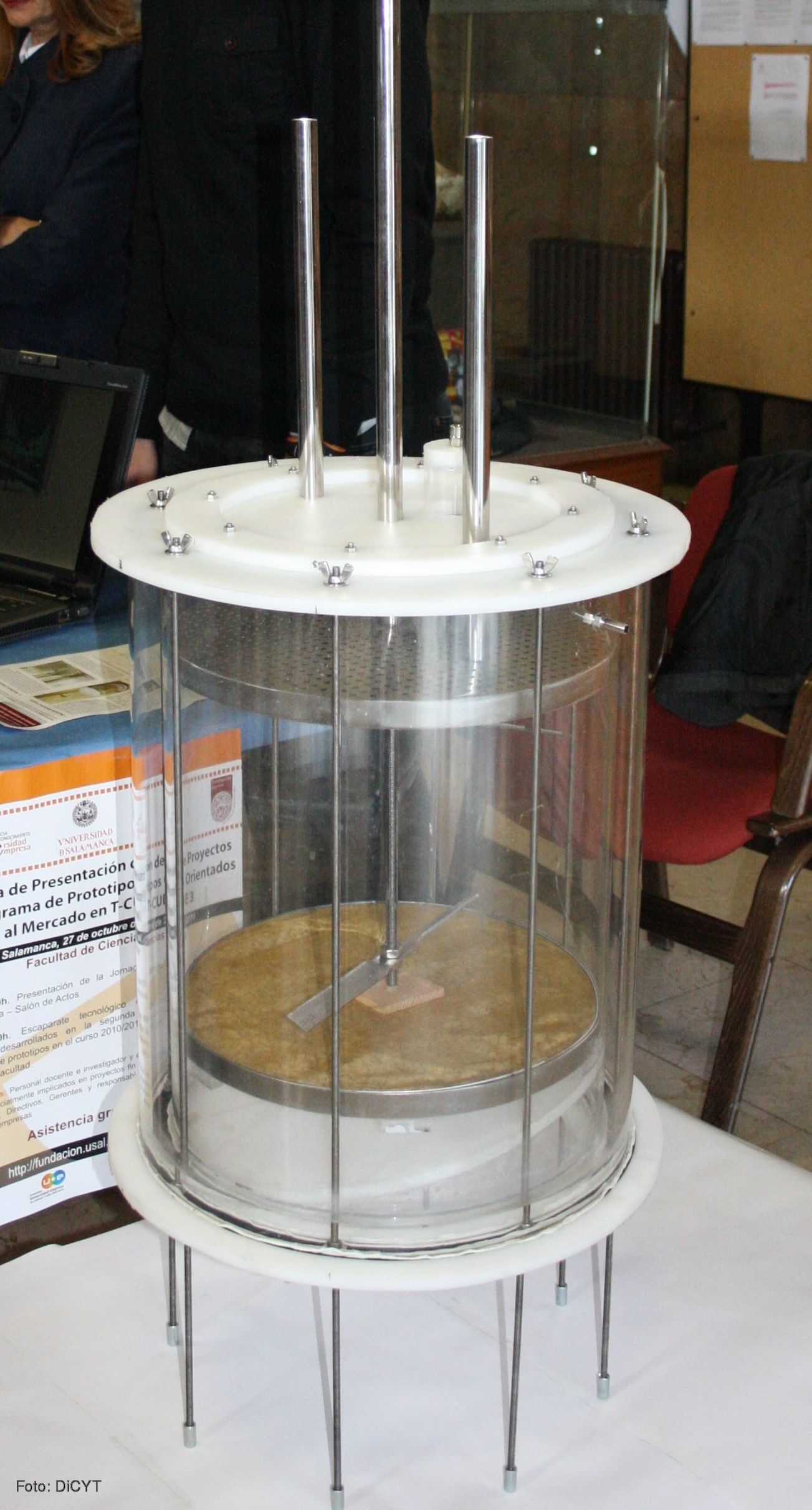 Una simulación a escala del proceso de compostaje permitirá introducir mejoras en los CTR