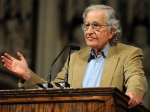 Chomsky avisa sobre una catástrofe ambiental y una posible guerra nuclear en 2014