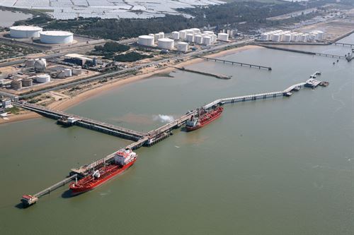 Aenor valida la declaración medioambiental de la refinería La Rábida y Cepsa Química Palos