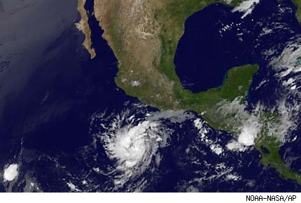 La tormenta tropical Adrián se convierte en el primer huracán de la temporada en México