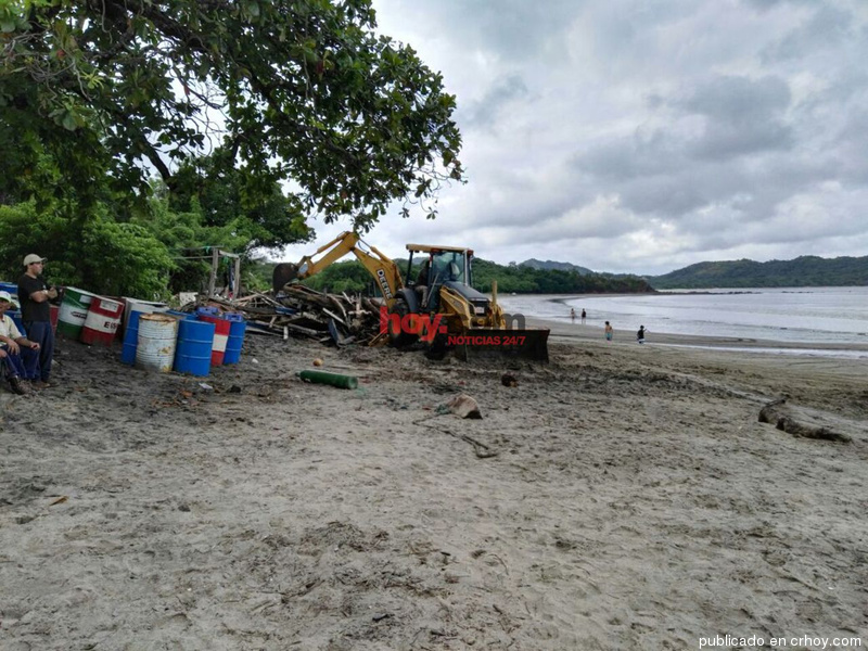 Derrame en playa Brasilito