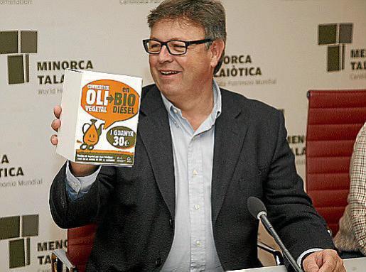 Menorca prosigue con su campaña de reciclaje de aceite en las gasolineras