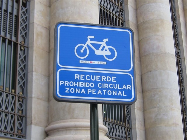 Zaragoza recurrirá el auto que prohíbe circular a las bicis por calles restringidas