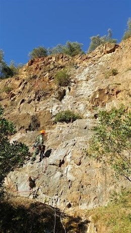 Retiran vías de escalada instaladas sin autorización en Sierra de Hornachuelos