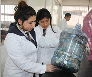 Reciclaje de pilas y baterías reunió a cientos de escolares en la U. Católica del Norte