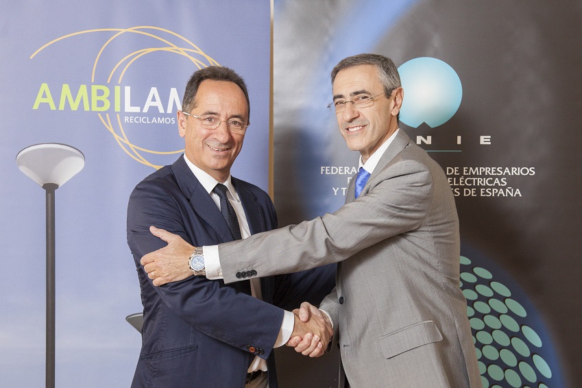 AMBILAMP y FENIE suscriben un acuerdo de colaboración para fomentar el reciclaje de lámparas y luminarias entre los instaladores eléctricos