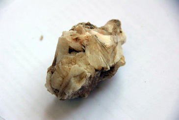 Eliminan el flúor del agua gracias a materiales etíopes