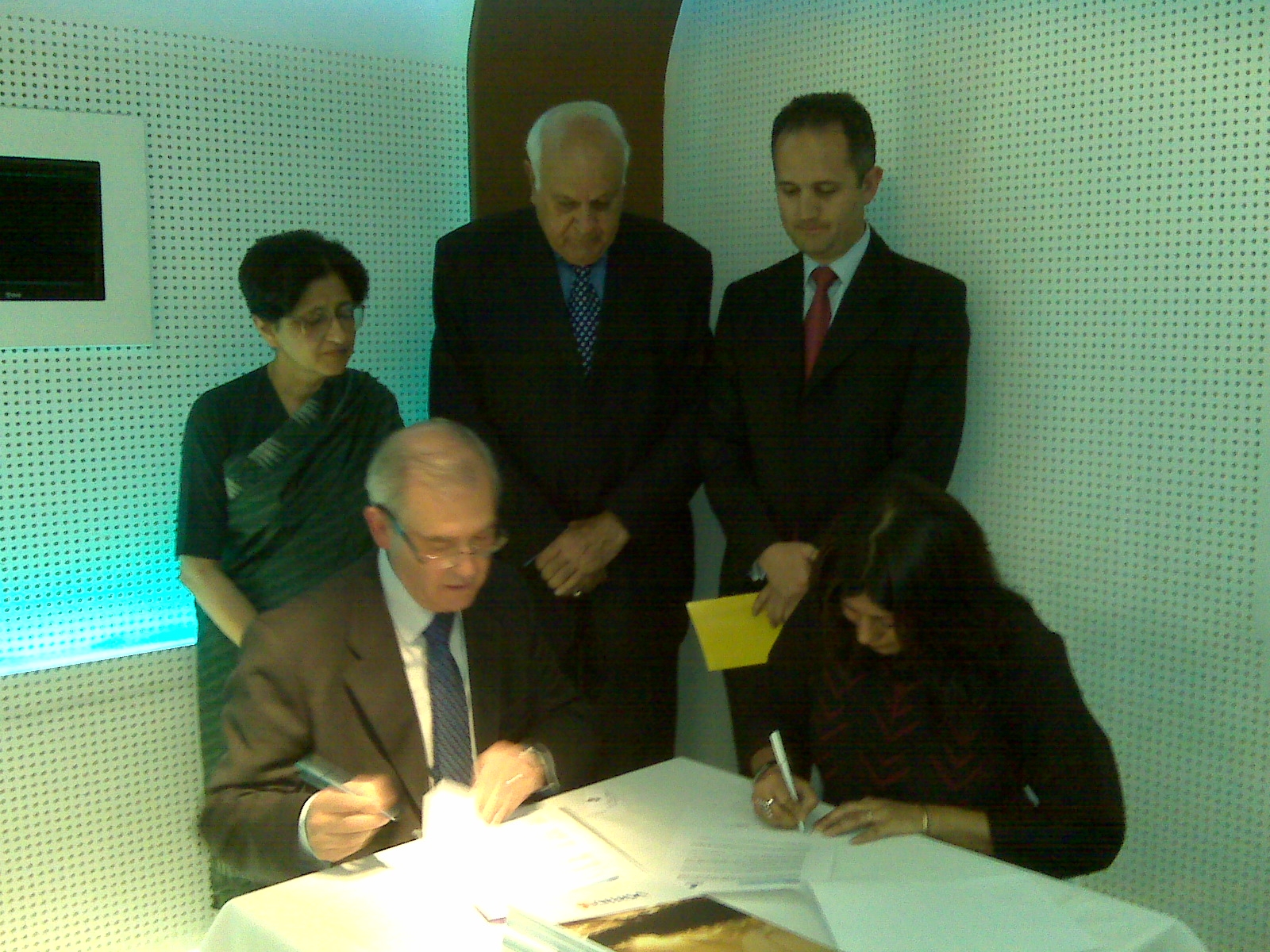 Solartys firma un acuerdo para facilitar las relaciones entre empresas españolas e indias del sector solar