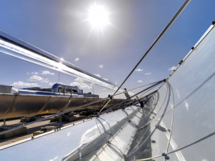 Abengoa firma un acuerdo de compraventa de energía y asegura la financiación de Xina Solar One