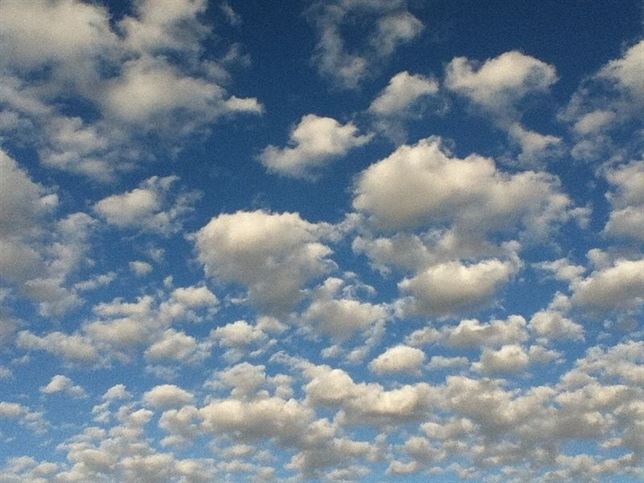 Crear nubes más brillantes con geoingeniería eficiente para combatir el cambio climático