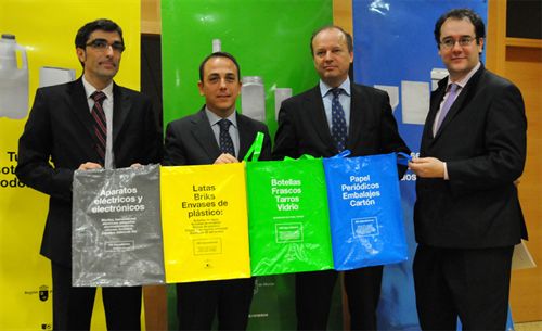 La Comunidad distribuirá 5.000 juegos de cuatribolsas reutilizables