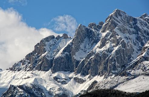 Medio Ambiente publica una guía de itinerarios de Picos de Europa