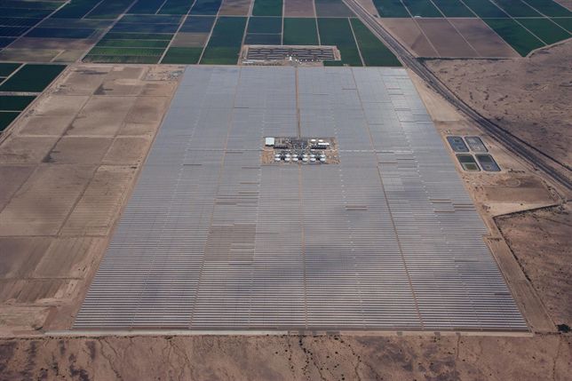 La planta termosolar de Abengoa en Arizona