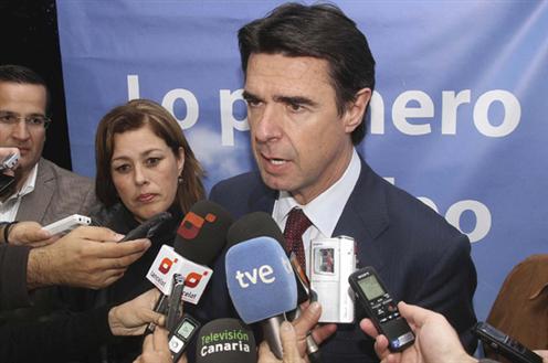 Soria dice que no perdonarán impuestos ni a Endesa ni a Iberdrola tras cerrar Garoña