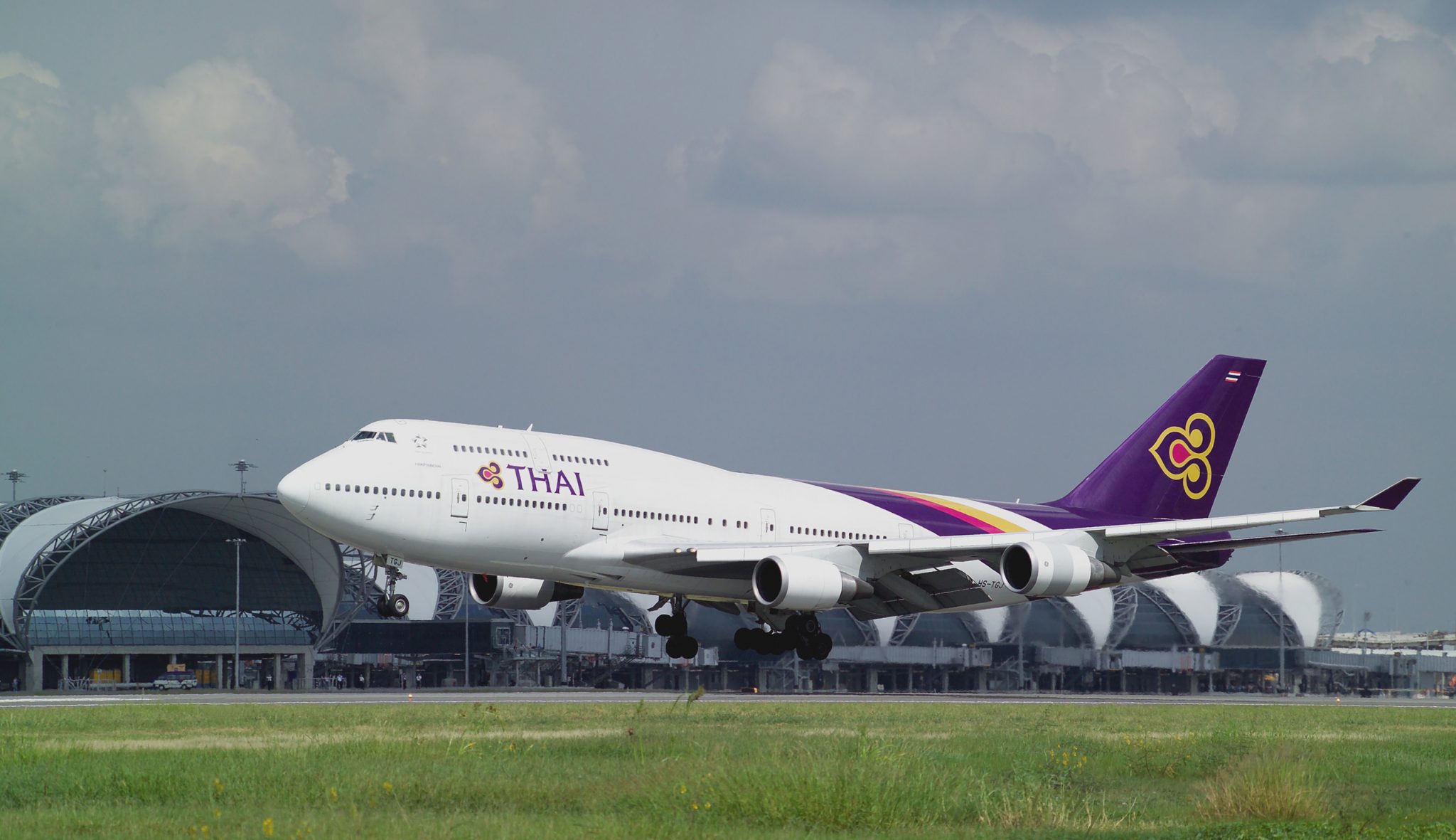 Thai Airways presenta un programa de compensación de emisiones de carbono con IATA