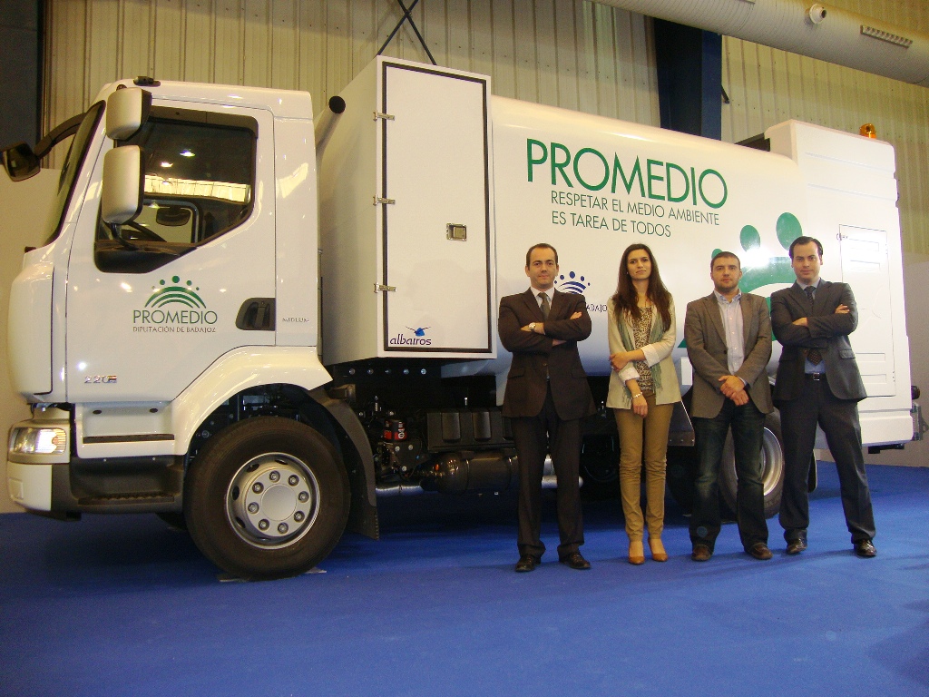 Promedio adquiere un nuevo vehículo para lavar contenedores con sistema de ahorro de agua