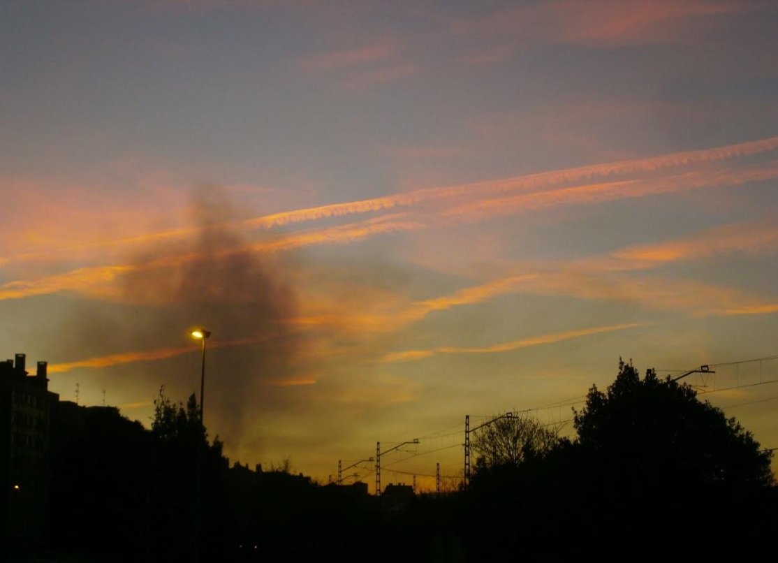 Otro día que se dispara las micro partículas de noche en Gijón