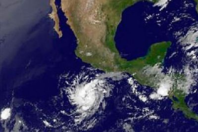 La tormenta tropical Beatriz se convierte en huracán a su paso por la costa mexicana del Pacífico