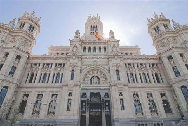 Madrid y Carmena se posicionan contra el ‘Real Decreto de Autoconsumo’ que grava injustificadamente la generación de energía verde