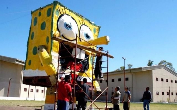La Plata: Los tradicionales muñecos de fin de año no podrán contar con pirotecnia sonora