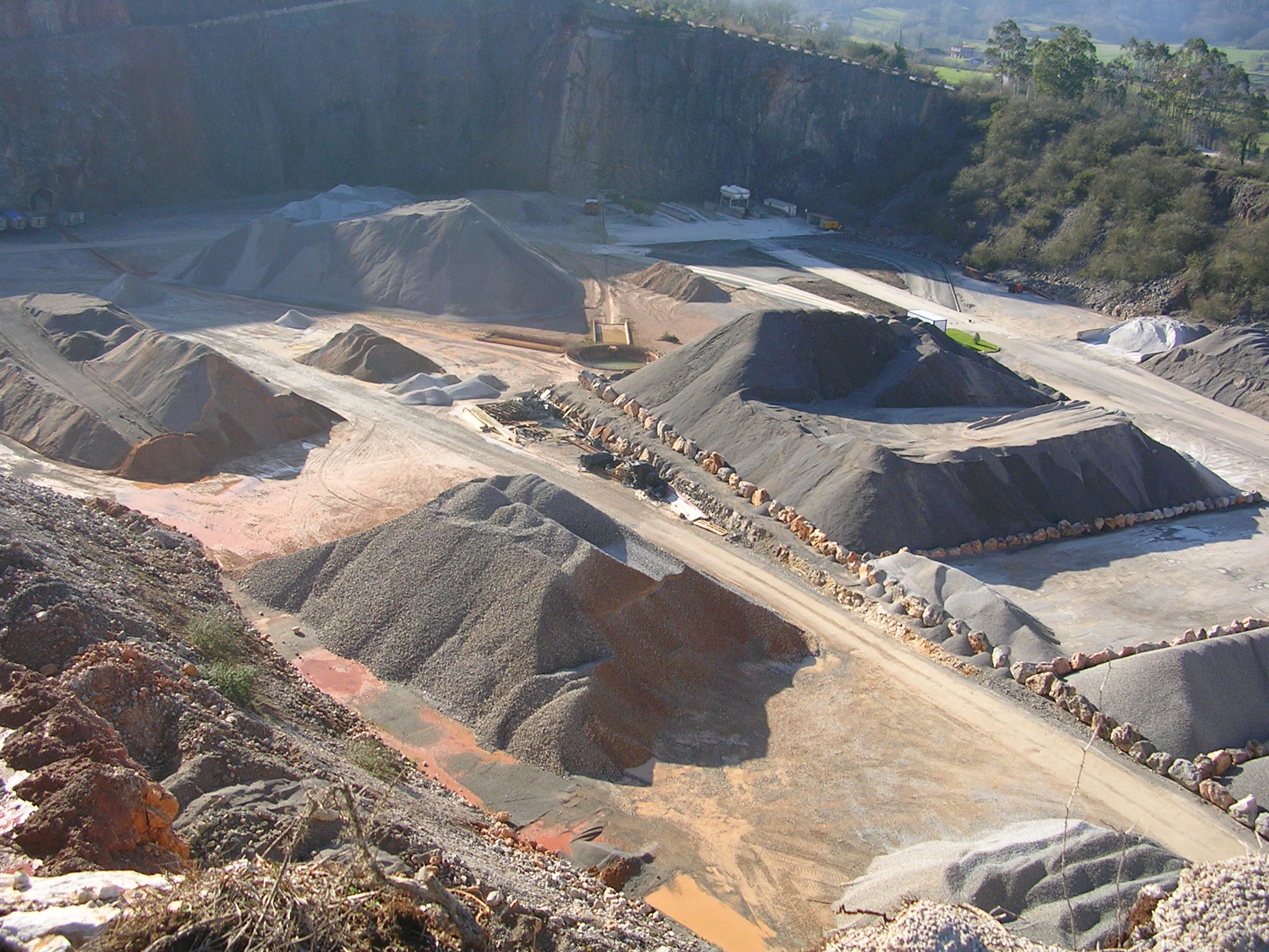 Asturias. El PSOE consiente las irregularidades en la cantera de Brañes