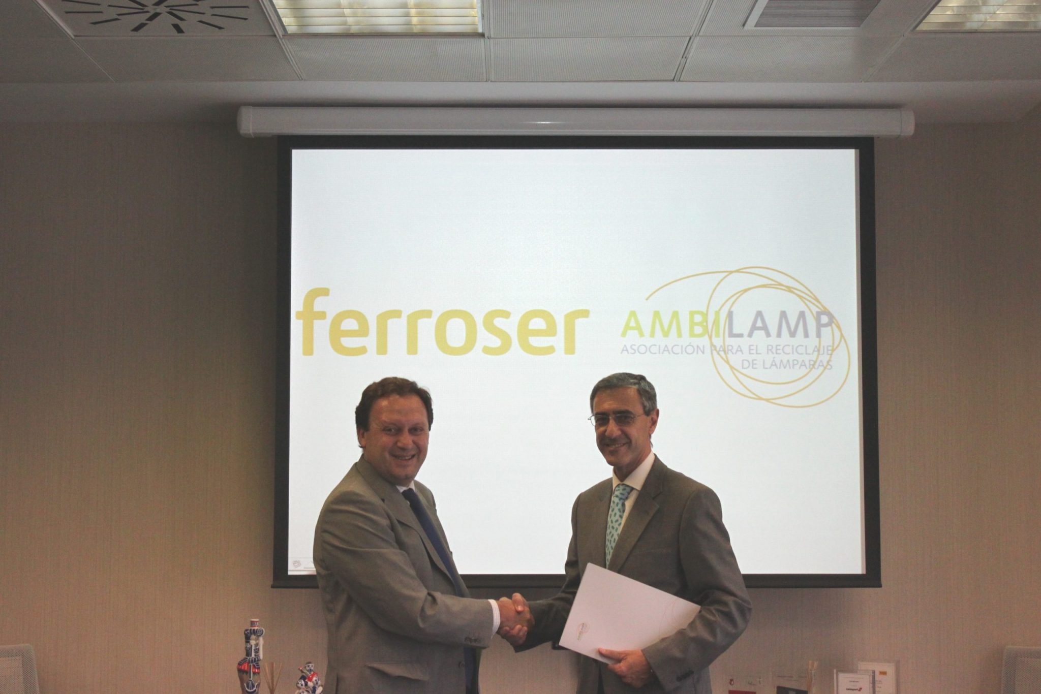 FERROSER confía en AMBILAMP el reciclado de las lámparas usadas