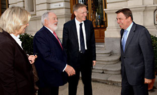 Andalucía analiza con el comisario de Medio Ambiente de la UE distintas políticas europeas