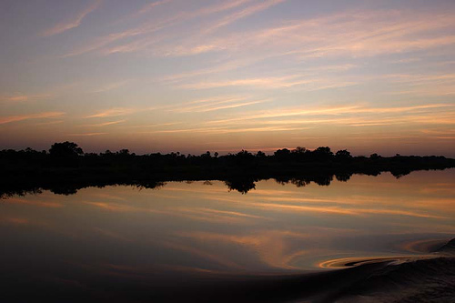 Piden mayor asistencia para ciudad paraguaya afectada por crecida del río Paraná