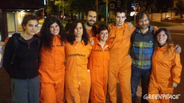 Los activistas de Greenpeace detenidos quedan en libertad