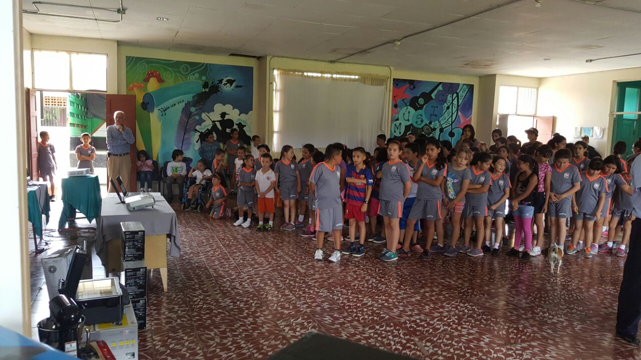 Estudiantes recogen más de 28 toneladas de residuos