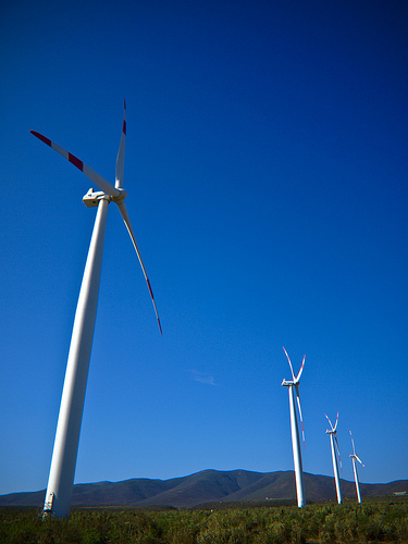 Una tesis aporta mejoras para que los aerogeneradores operen a muy altas potencias y bajo una conexión de red más estable