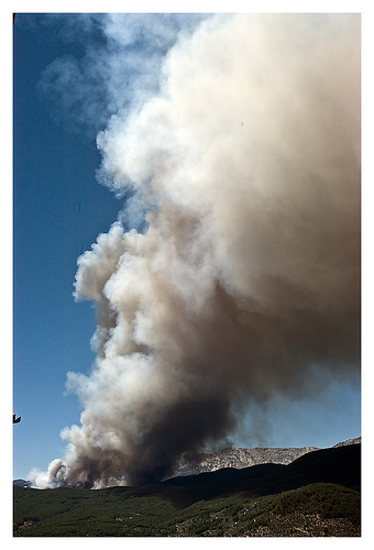 Dan por estabilizado el incendio de La Palma y el de La Gomera continúa activo