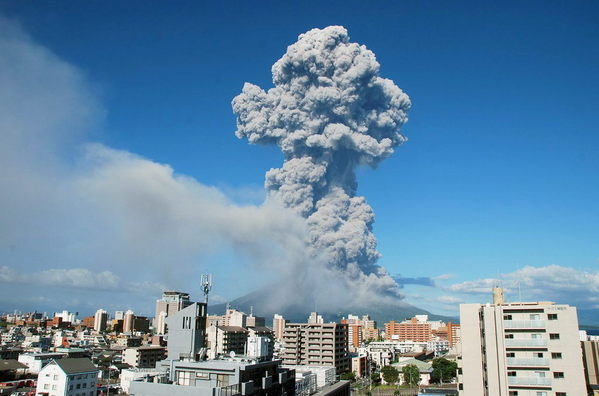 El volcán Sakurajima entra en erupción en el suroeste de Japón