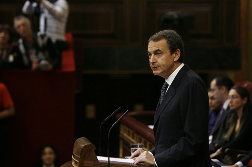 Zapatero ofrece un pacto energético en el Congreso y no descarta modificar sus posiciones sobre la energía nuclear