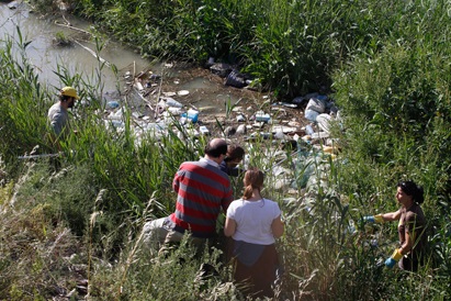 Residuos en el río Segura