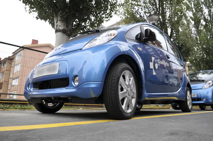 El Hospital de Cruces presenta su flota de vehículos eléctricos