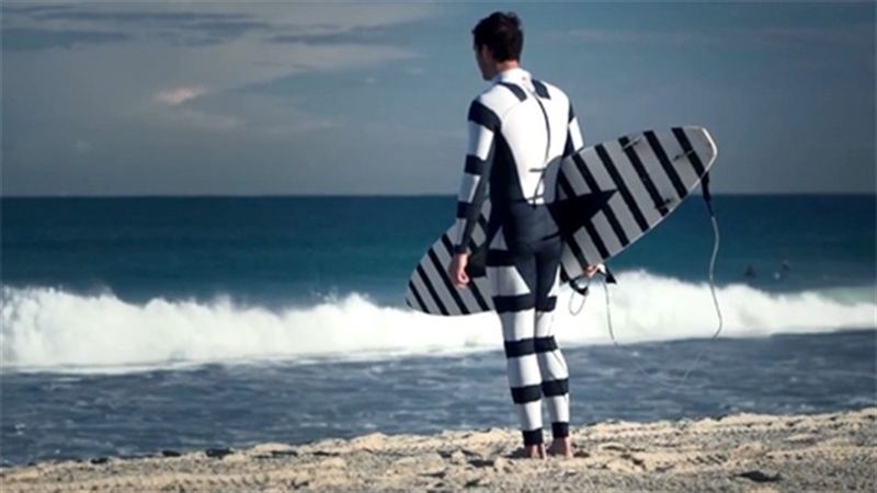 Innovador traje para surfistas para evitar el ataque de tiburones