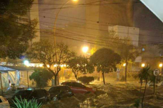 Argentina. Un fuerte temporal de lluvia y granizo azotó a Villa Carlos Paz